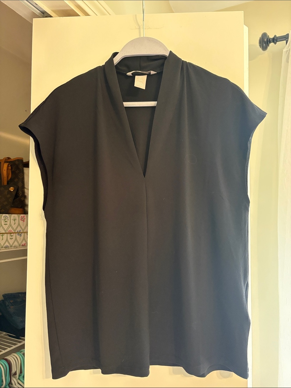 H&M Black V-Neck Cap Sleeve Blouse